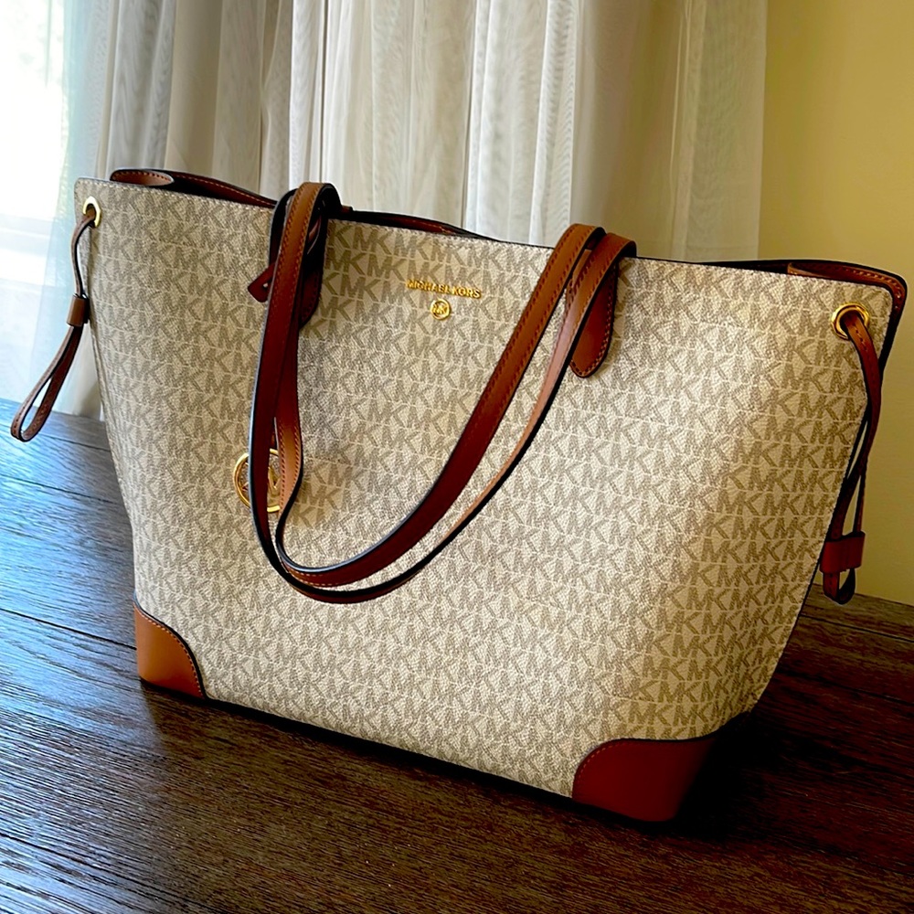 Michael Kors Tote